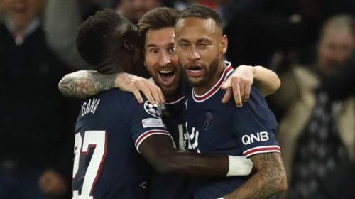 Messi's first PSG goal helps down Man City