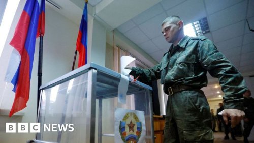 Ukraine 'referendums': Soldiers go door-to-door for votes in polls