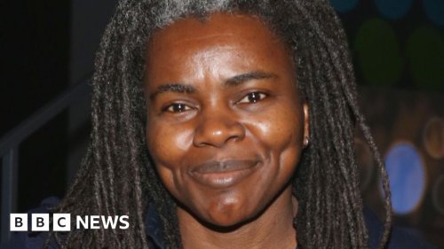 Tracy Chapman is first black writer to win CMA's song of the year