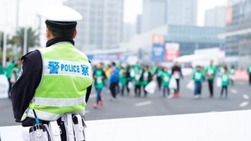 中国称涉枪案骤降 生活在中国究竟有多安全 - BBC News 中文