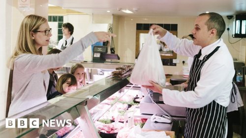 UK inflation falls as some food prices drop