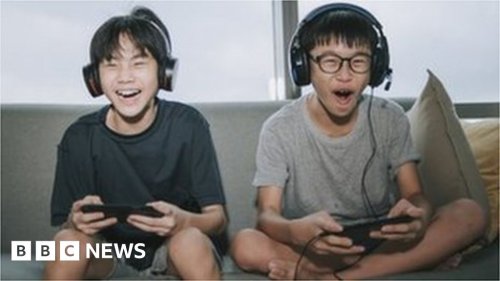 China cuts children's online gaming to one hour