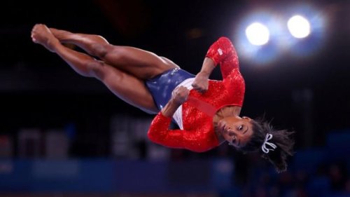 Qué son los "twisties" y cómo pueden poner en serios riesgos físicos a los gimnastas - BBC News Mundo