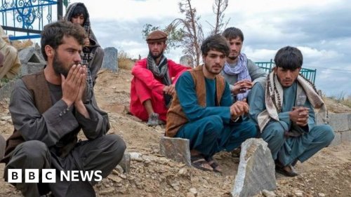 Afghanistan: Deadly blast rips through crowded Kabul mosque
