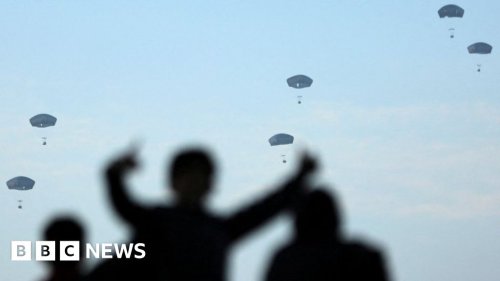 Israel-Gaza war: US carries out its first aid airdrop in strip