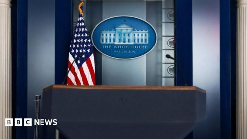 Judge temporarily overturns Trump's White House media ban | Flipboard
