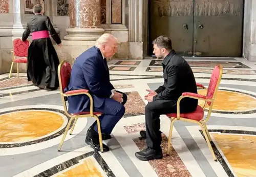 Trump ve Zelenskiy, Papa'nın cenazesinde görüştü