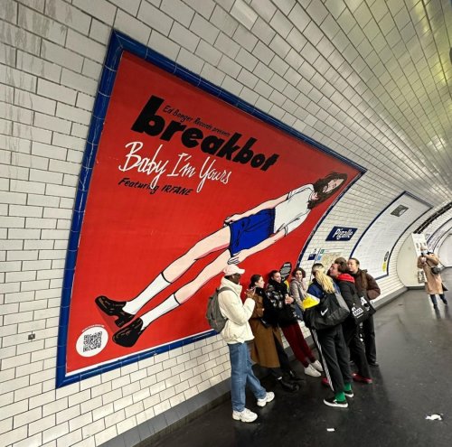 Une expo XXL aux couleurs d’Ed Banger à la station de métro Pigalle