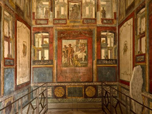 L'une des plus belles maisons de Pompéi ornée de fresques érotiques rouvre restaurée après 20 ans de fermeture