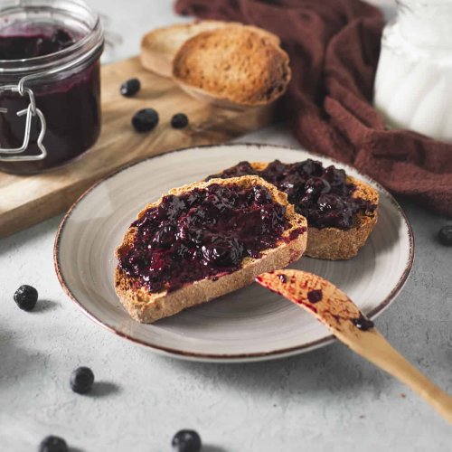 Homemade Blueberry Jam with Chia Seeds (No Refined Sugar)