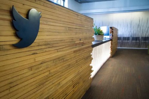 Twitter envisage une certification dorée à 1 000 $ par mois pour les entreprises