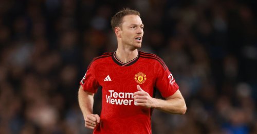 Erik ten Hag quote could offer insight into Jonny Evans' fate at Manchester United