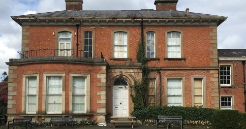 Call to save 'derelict' listed building in popular South Belfast park