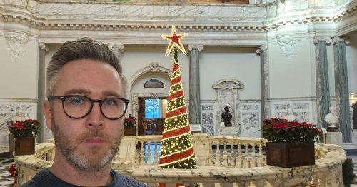 Belfast City Hall Christmas tree collection to support medical aid in Palestine