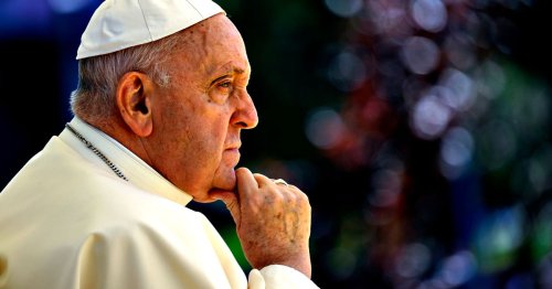 Belfast City Hall to be illuminated this weekend in memory of Pope Francis
