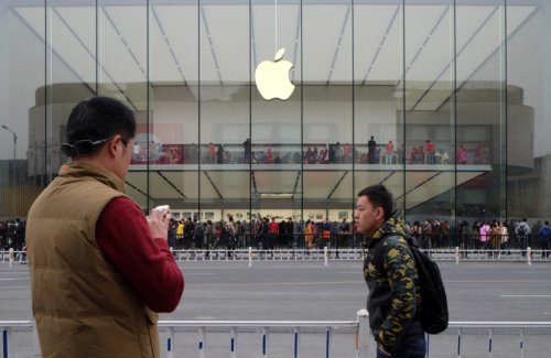 'I Sense Serious Apple Panic': Jim Cramer Says 'Nothing Good Is Going To Come Of China' For Cupertino After iPhone's 24% Plunge