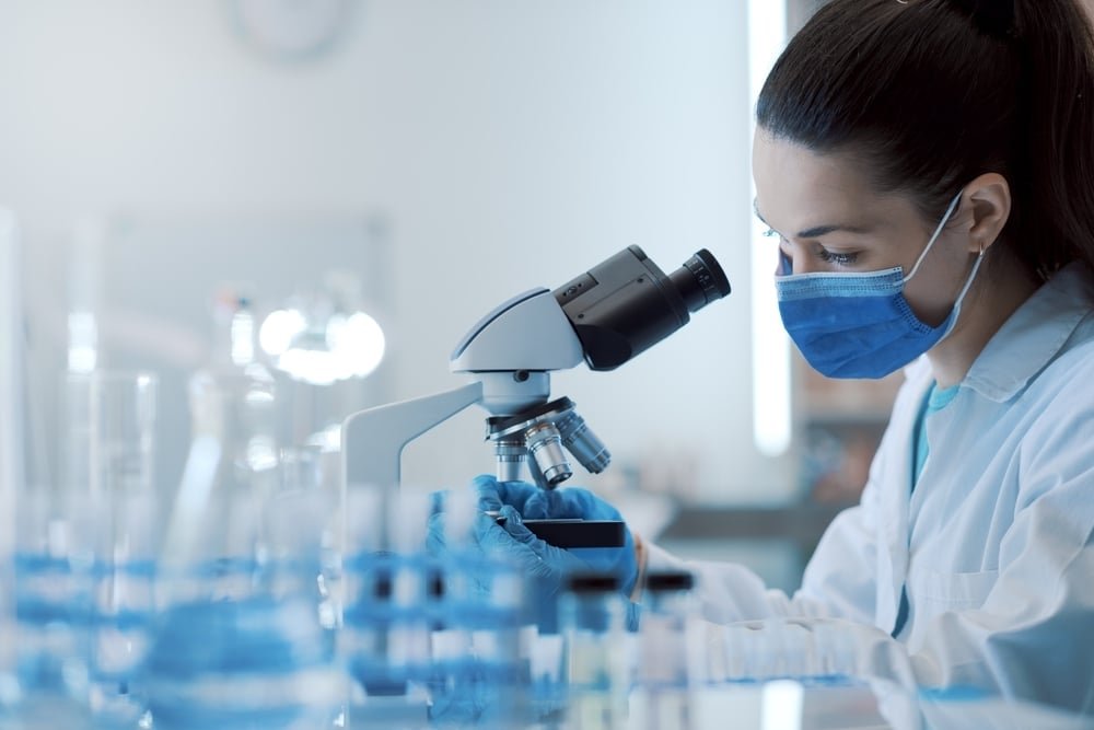 Analyst Sees Multi-Billion-Dollar Sales Potential for Zura Bio’s Lead Therapy