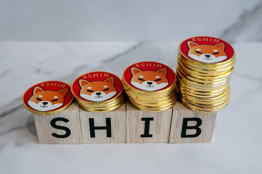 Shiba Inu, Pepe Outgain Bitcoin As Memecoins Usher In Comeback Rally