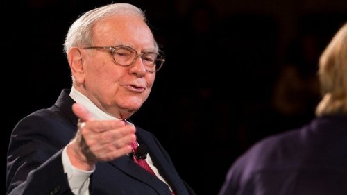 Warren Buffett's Berkshire Hathaway Sold $134 Billion In Stocks In 2024, Timing It Perfectly As Recession Fears Mount: The Internet Is In Awe