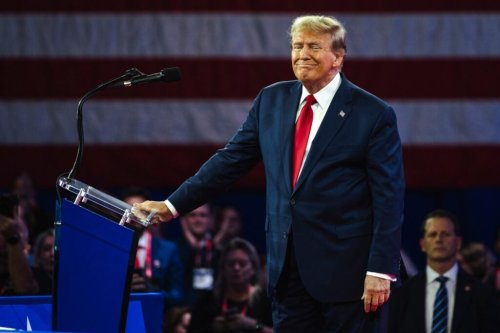 Trump's Call To Jeff Bezos Over Amazon's Tariff Display Earns Peter Schiff's Ire: 'Type Of Stuff You Might Expect To See In China'