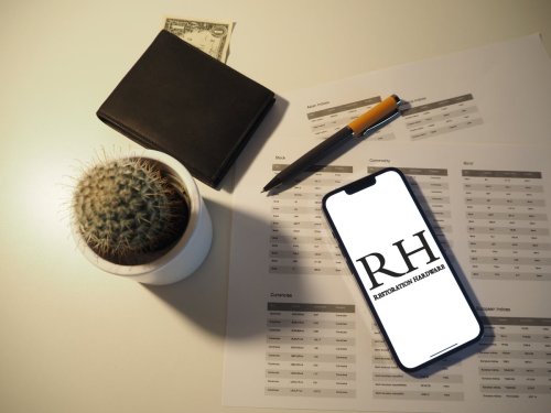 RH Shares Tank Following Underwhelming Third Quarter, Analysts Weigh In