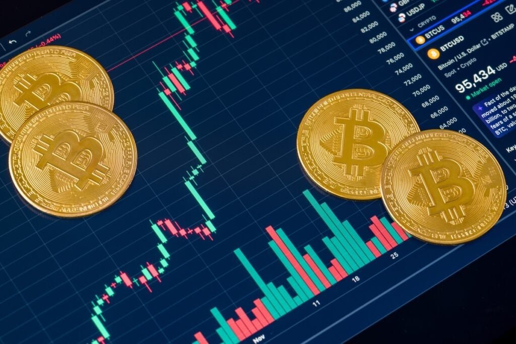 Bitcoin, Ethereum, XRP Move Sideways As Trader Expects 'Green Again Next Week'