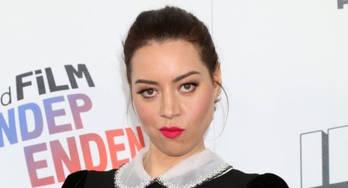 Aubrey Plaza's Wild Hike In Italy: Taking Mushrooms And Getting Lost ...