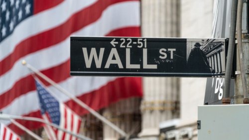 US Stocks Likely To Open Lower, Expert Says 'Tariffs Remain A Headwind,' But 'Tax Cut' And 'Easing Of Tensions' In Middle East 'Could Propel Equities Closer To All-Time Highs' (CORRECTED)