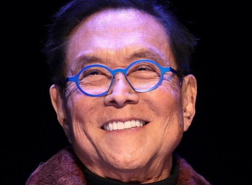 Robert Kiyosaki Slams Biden As 'Worst And Weakest' President Ever, Urges Followers To Fight Back By Buying Bitcoin, Gold