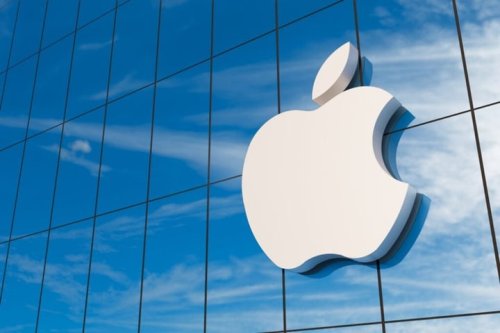 Dan Ives Says Apple’s $1,999 Foldable Could Drive 20% of iPhone Revenue: 300 Million iPhones Have Gone 4 Years Without an Upgrade