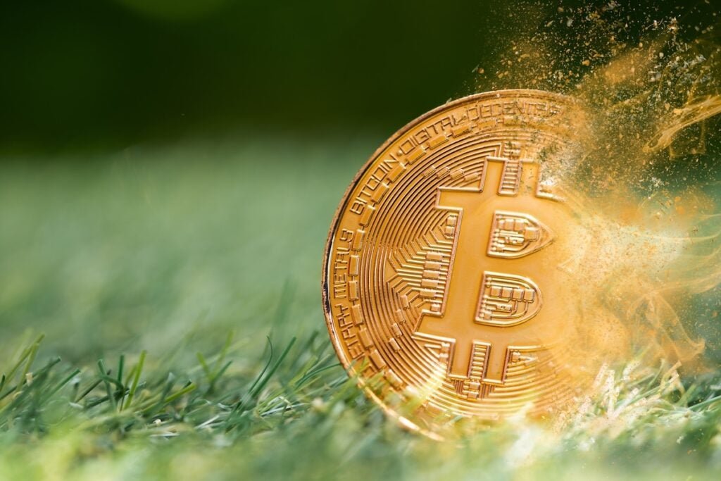 Peter Schiff Says Bitcoiners Ignoring Troubles Of Wall Street's 'Biggest' BTC Owner: The Bridge Is 'Collapsing'