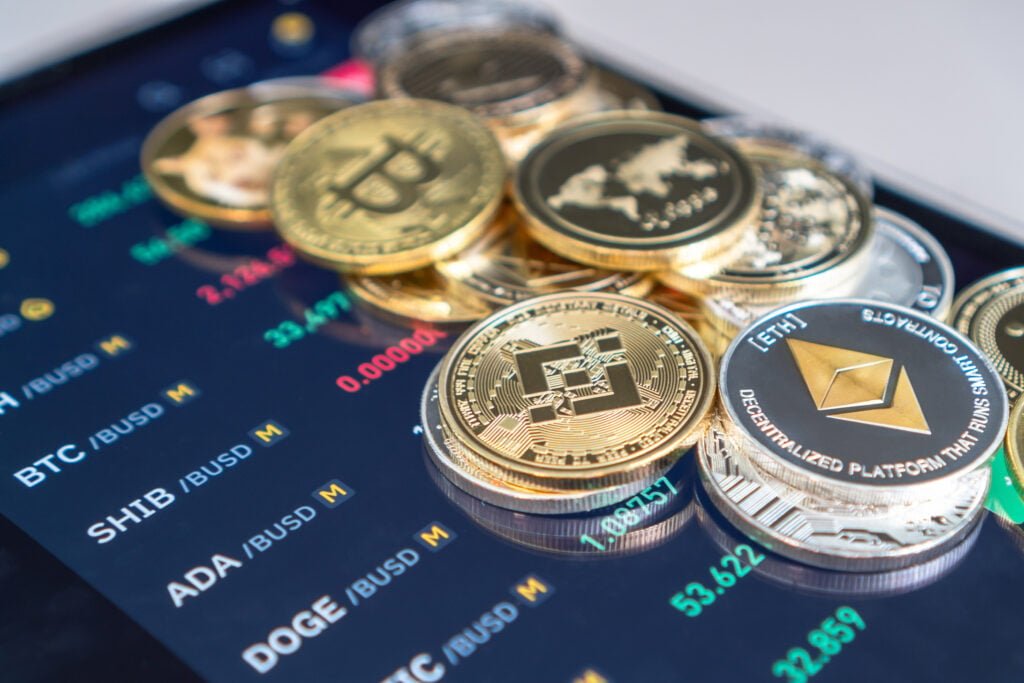Bitcoin, Ethereum, XRP Flat, Dogecoin Gains After Softer Q1 GDP Print: Analyst Says BTC's Current Drawdown 'Differs Materially' From Past Lows