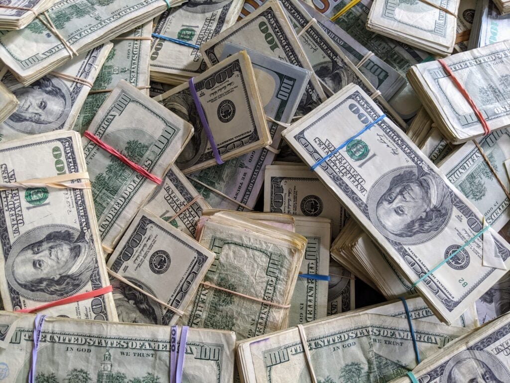 Billionaire Says The US Dollar Could Fall on Its Own as Foreign Holders Stay 'Way, Way Overloaded' — How Can Investors Prepare?