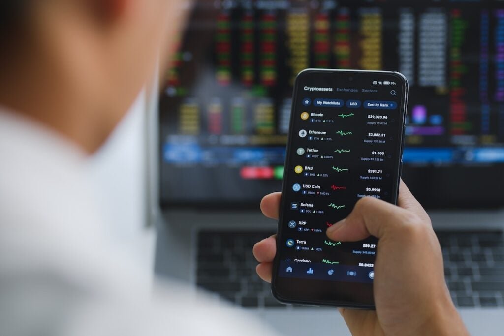 Bitcoin, Ethereum, XRP, Dogecoin Range-Bound Even As Longest Government Shutdown Nears End; Analytics Firm 'Bullish' On This Key BTC Metric