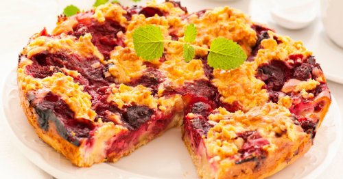 Unfassbar lecker: Rezept für Pflaumenkuchen mit Pudding und Streuseln! So einfach backen Sie den weltbesten Obstkuchen