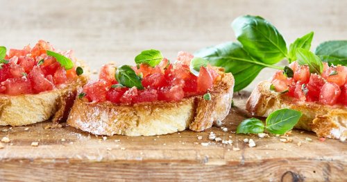 Das perfekte Rezept für Hitze: Leckeres Bruschetta wie in Italien! So zaubern Sie den Brot-Klassiker mit günstigen Zutaten