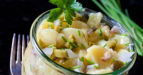 Geniales Rezept für Kartoffelsalat ohne Mayonnaise: So lecker und leicht – davon bekommen wir nicht genug