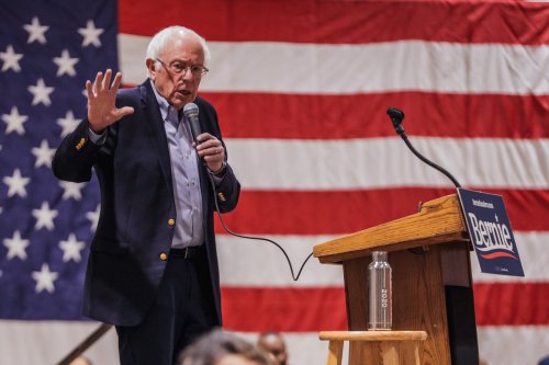 Sanders seeks to boost teacher pay