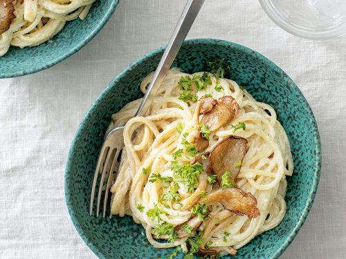 Cacio e Pepe Pasta, But Make It Vegan With Zucchini and Oyster Mushrooms