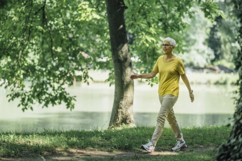 If You Notice This While Walking, It Could Be an Early Sign of Dementia