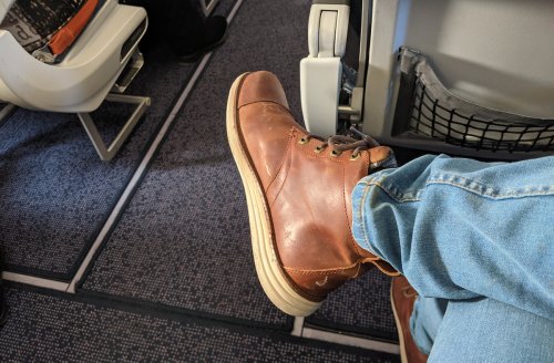 6 Shoes to Never Wear on an Airplane, Podiatrists Say