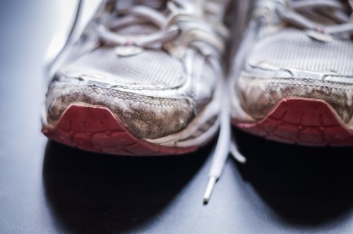5 Signs You Need to Toss Your Walking Shoes, Podiatrists Say