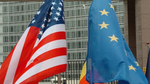 "Une forme d'extorsion économique": Les États-Unis ne digèrent pas l'amende européenne contre Apple et Meta