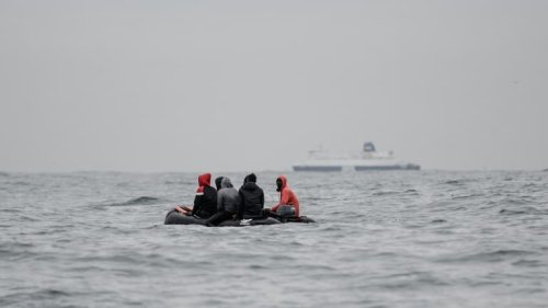 Traversée de la Manche: 77 migrants secourus dans le détroit du Pas-de-Calais