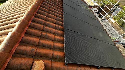 "Face au dumping chinois", le fabricant français de panneaux solaires Systovi cesse ses activités