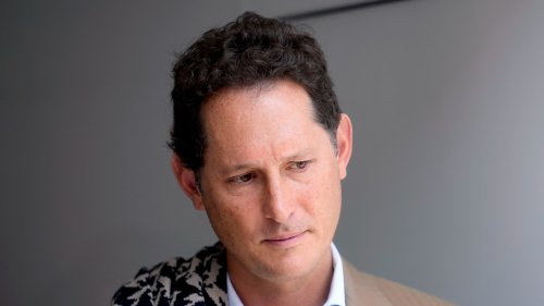 Grâce à John Elkann, Stellantis avance dans ses négociations avec Donald Trump