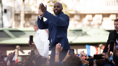 "Je veux qu'on se rende compte": Teddy Riner interpelle à nouveau Manuel Valls sur la situation des Antilles françaises