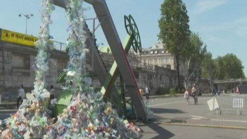 A Paris, un puits de forage de plastique alerte sur la pollution