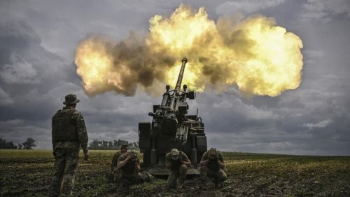 Canons Caesar, blindés, drones... Le détail des contrats signés entre la France et l'Ukraine