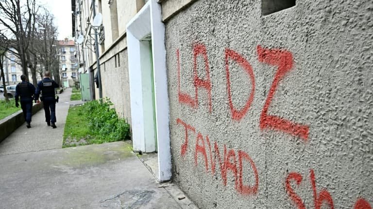 DZ Mafia: quatre personnes soupçonnées de projets d'actions violentes mises en examen